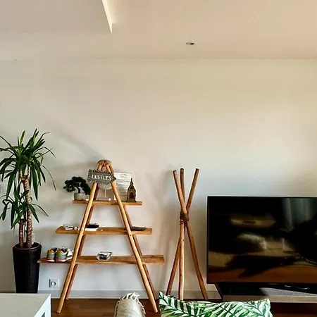 Les Pieds Dans Le Sable