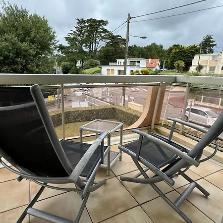 Les Pieds Dans Le Sable Apartment